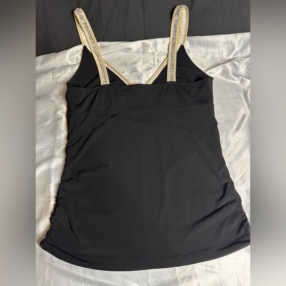 Elegant Black and Gold tank top - Picture 4 of 4